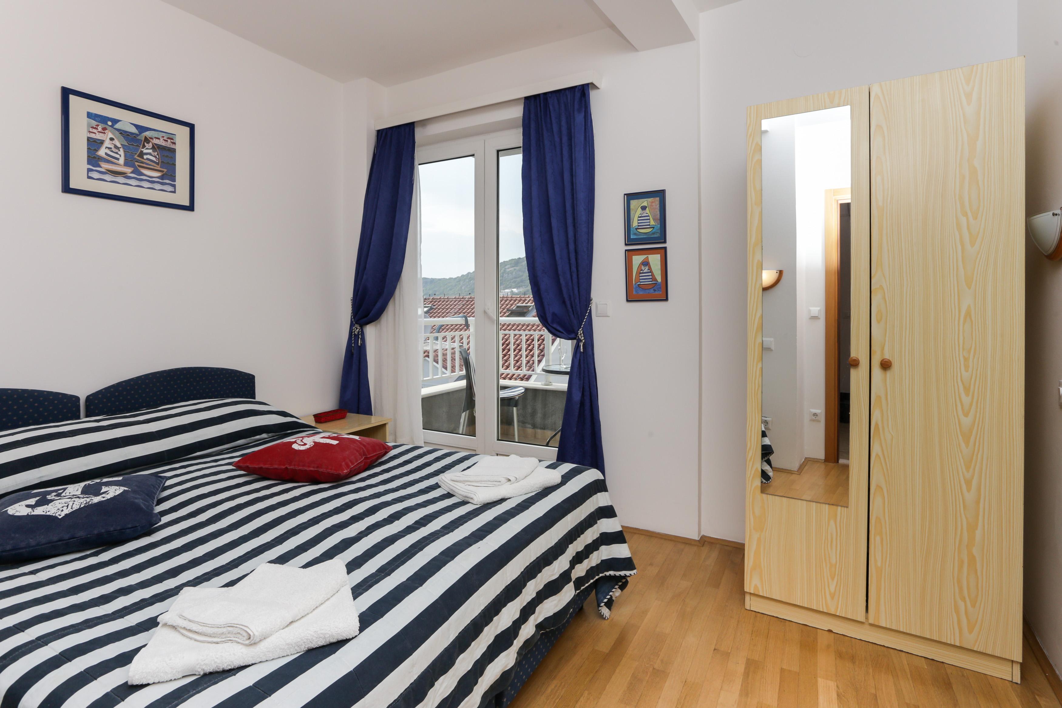 K-apartments *